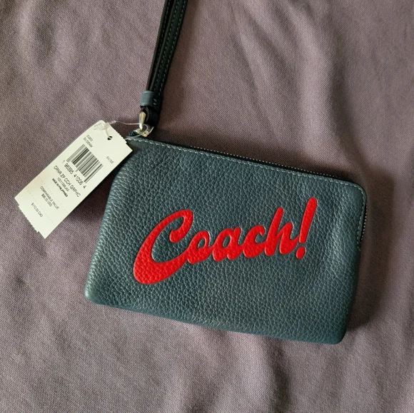 Nwt Coach Corner Zip Wristlet - Picture 1 of 9